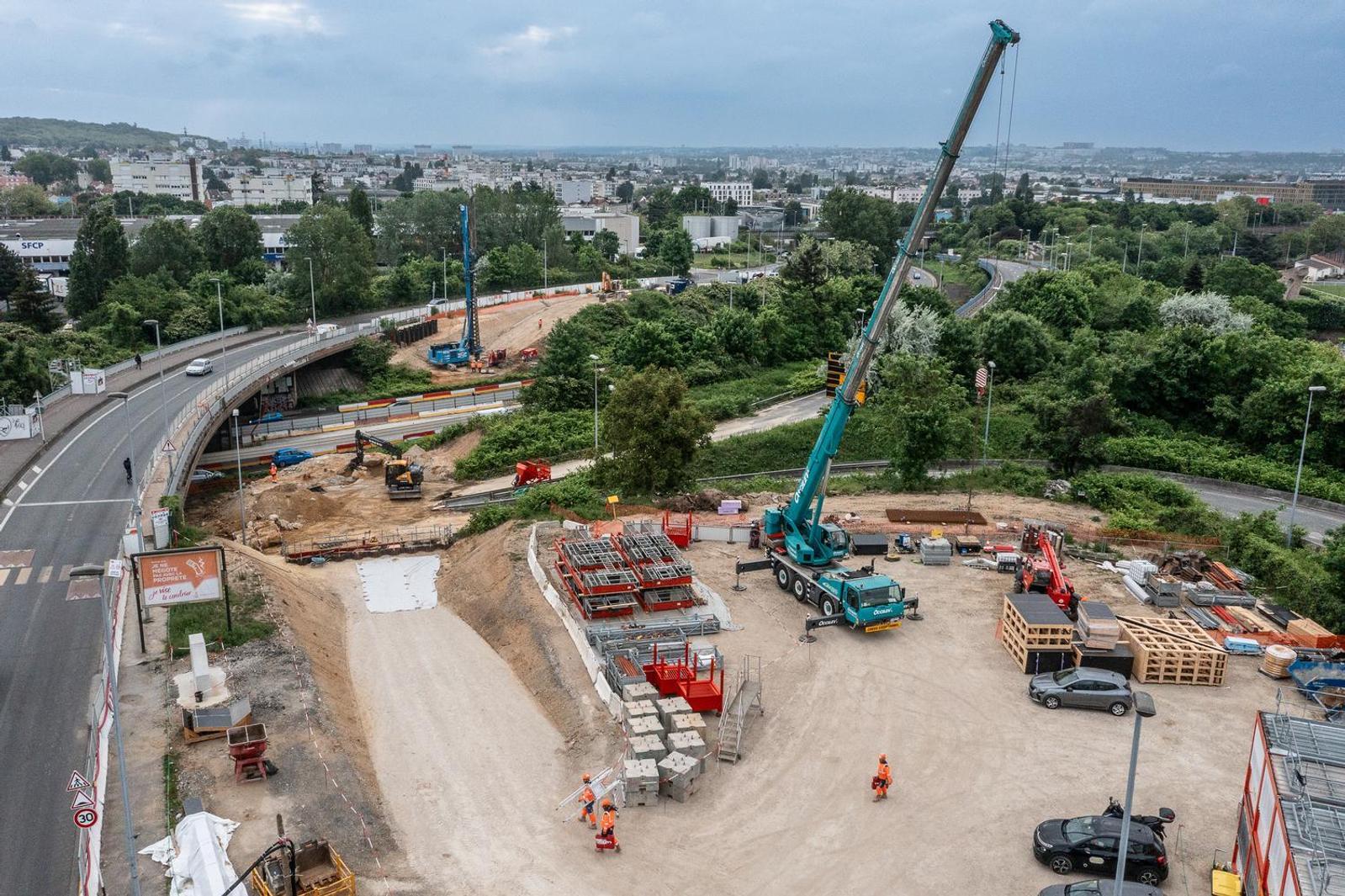 Où est en la construction du pont au-dessus de l’A86 ?