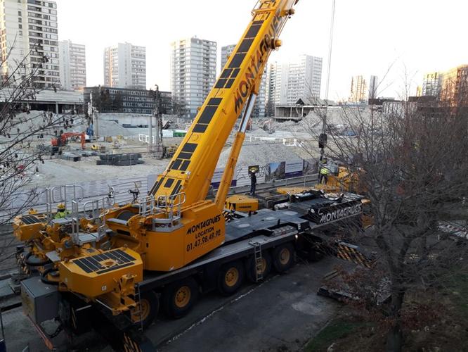 Démolition de la passerelle entre Bobigny 2 et la résidence des Sablon ©Département de la Seine-Saint-Denis