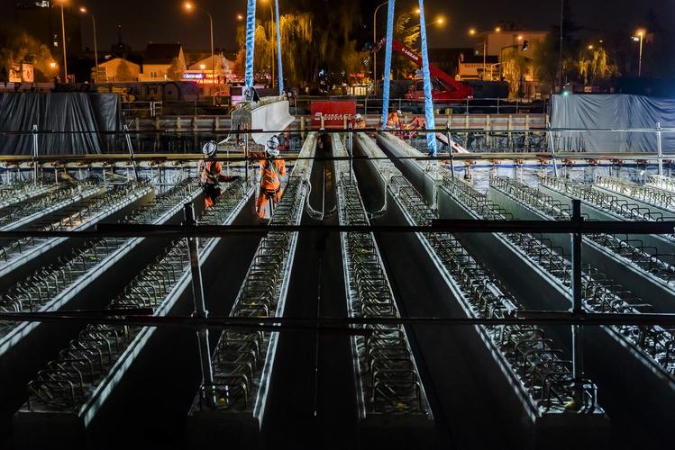 Pose du tablier du pont de franchissement de l'A3 © Département de la Seine-Saint-Denis