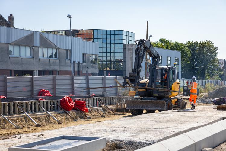 Travaux de construction de la plateforme sur l'avenue paysagère © Département de la Seine-Saint-Denis