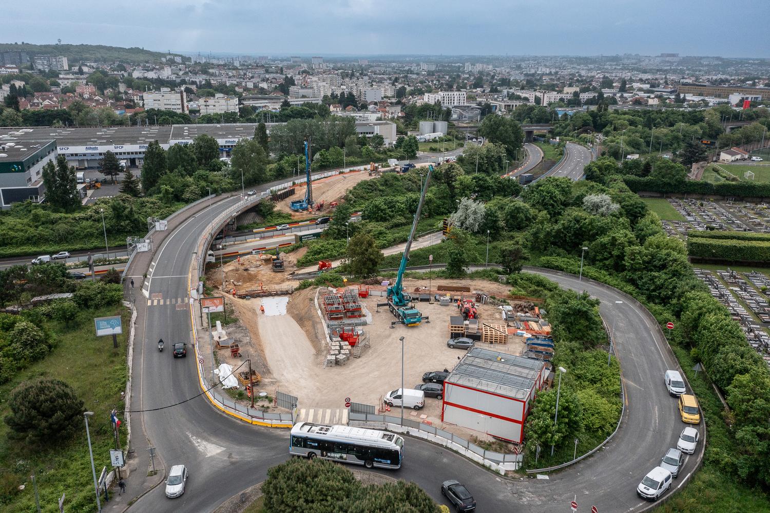 Construction du pont au-dessus de l'A86 © Département de la Seine-Saint-Denis