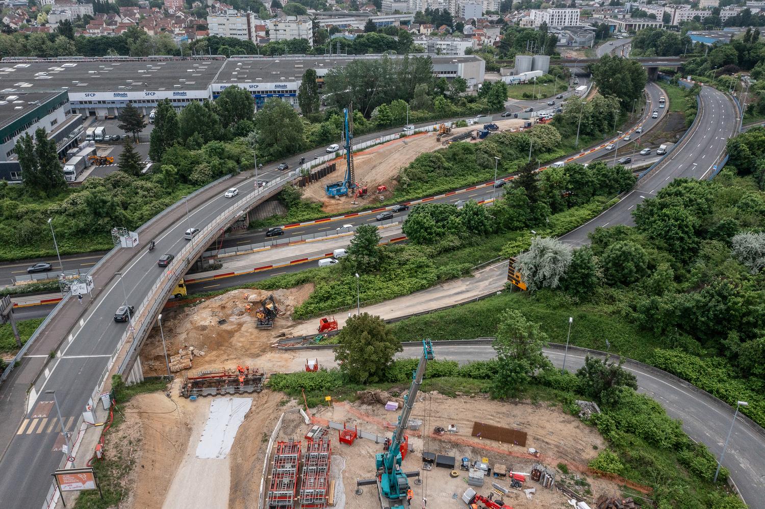 Construction du pont au-dessus de l'A86 © Département de la Seine-Saint-Denis