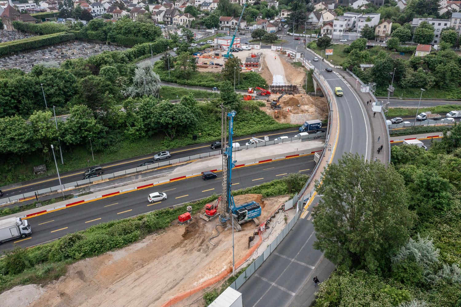 Construction du pont au-dessus de l'A86 © Département de la Seine-Saint-Denis