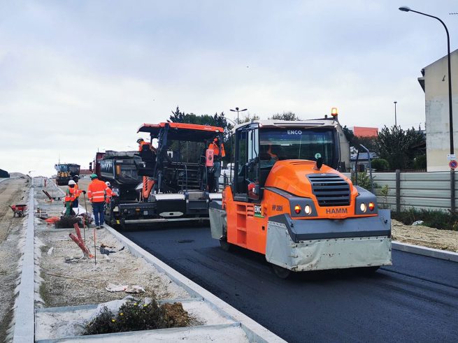 Travaux d’enrobés, avenue paysagère à Montreuil