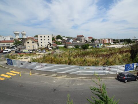 Travaux de pose de rails de la future avenue paysagère à Montreuil